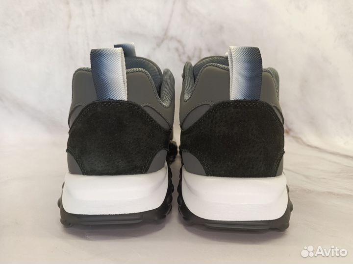 Кроссовки осенние Nike 44 размер