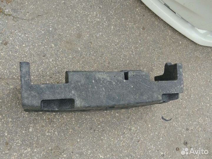 Абсорбер заднего бампера Nissan note 2011