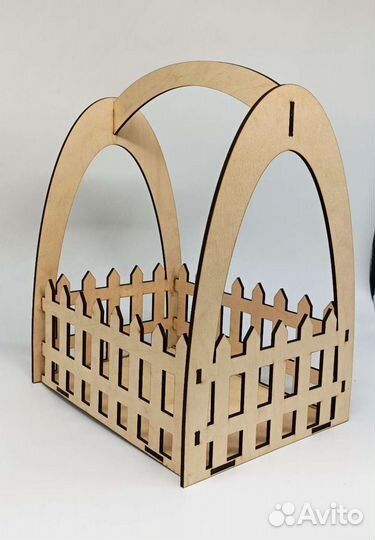 Корзина для цветов с забором