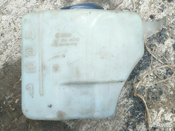 Бачок стеклоочистителя WV Passat B3 VW Пассат B3