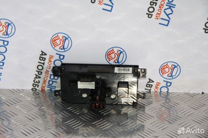 Блок управления отопителем Hyundai Elantra