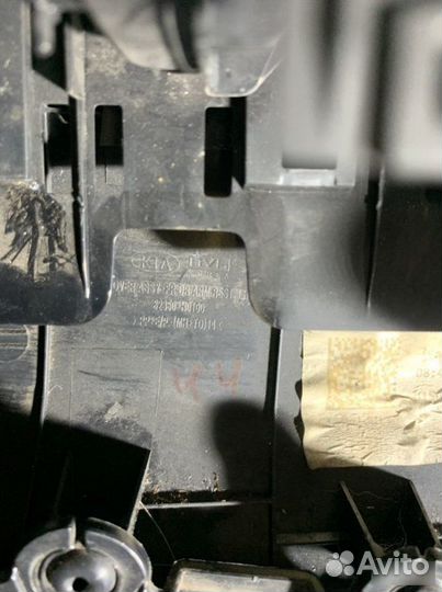 Обшивка двери передняя левая Kia Rio 4 FB