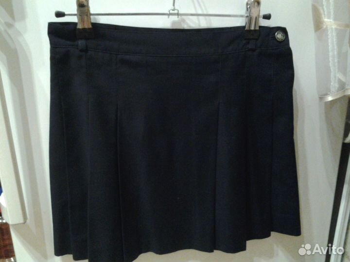Юбка и жилетка темносиняя. Школьная форма
