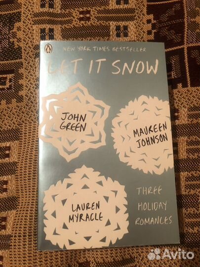 Книга John Green Let it snow