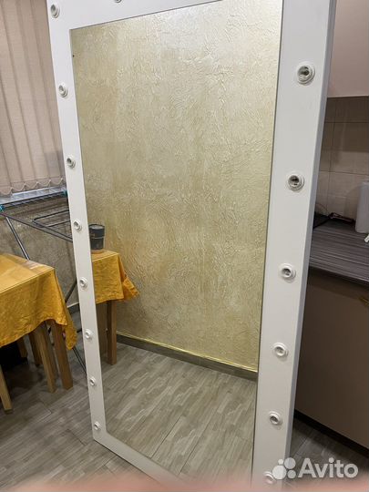 Зеркало с подсветкой в полный рост