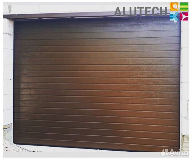 Секционные ворота для гаража alutech