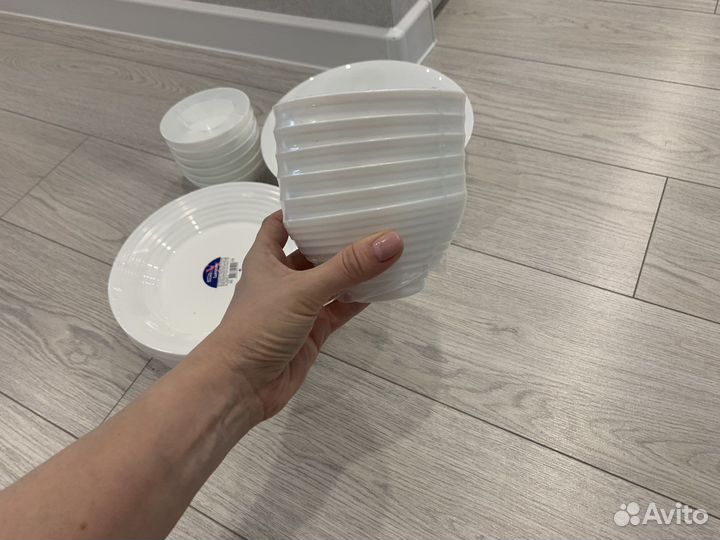 Набор столовой посуды на 12 персон