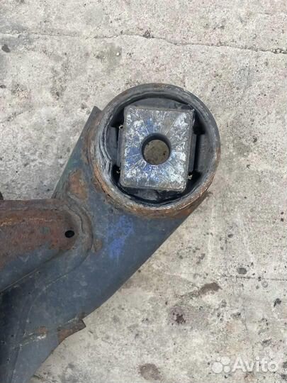 Подрамник передний 7L0499030T