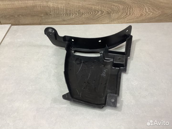 Защита, локер, подкрылок Mercedes GLB class