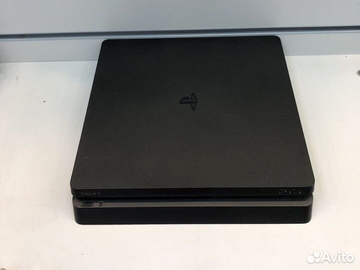 Sony PS4 slim 500