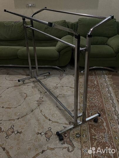 Стойка для одежды