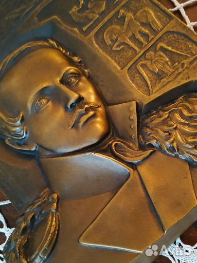 Плакетка.барельеф.картина.Лермонтов