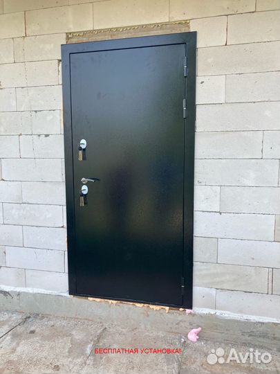 Толстая входная дверь с отличной шумоизоляцией