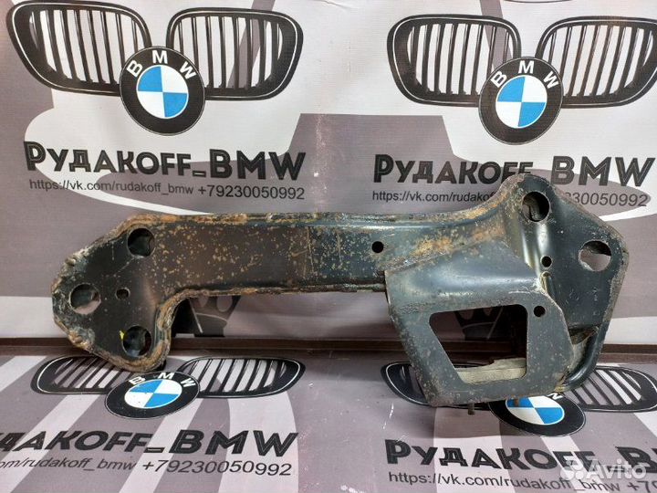 Балка под кпп Bmw X5 E53 M62B44 2003