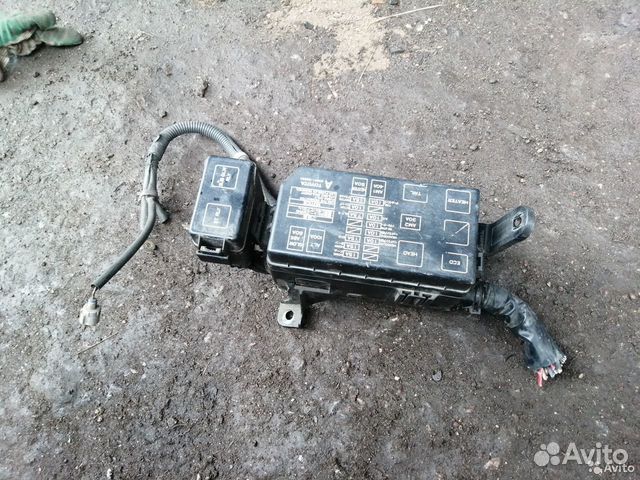 Блок предохранителей 1KZ Toyota Hilux Surf 185