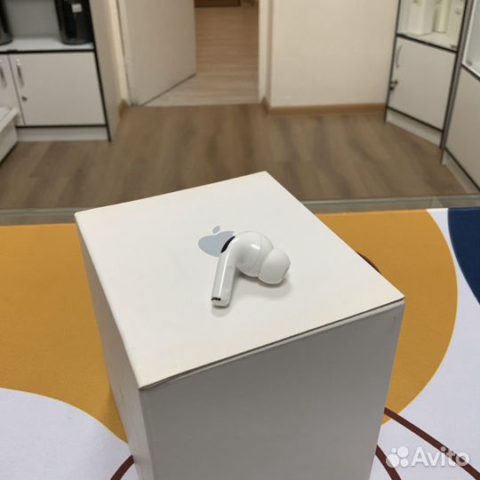Airpods pro правый, оригинал (не рабочий)