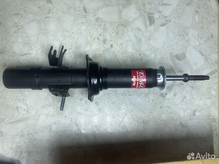 Амортизаторы на infiniti g KYB 340010 и KYB 340011