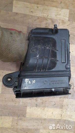 Корпус воздушного фильтра Renault Fluence седан