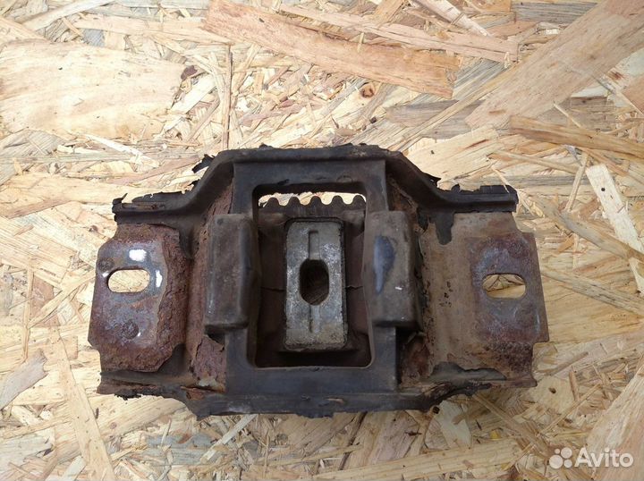 Кронштейн генератора Ford Fusion Fiesta