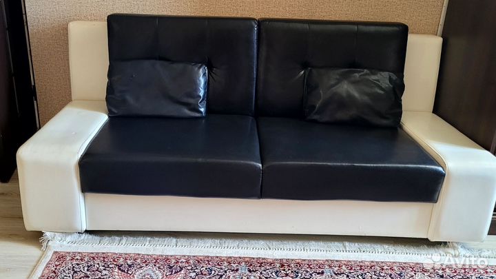 Кожаный диван бу