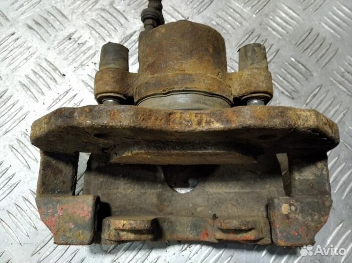 Суппорт передний левый Ford Focus 2005-2008