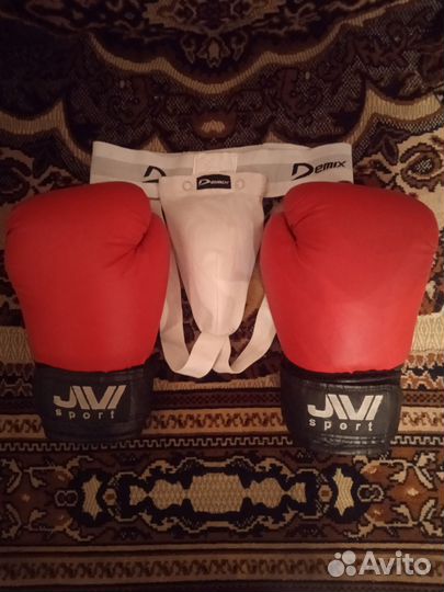 Боксерские перчатки