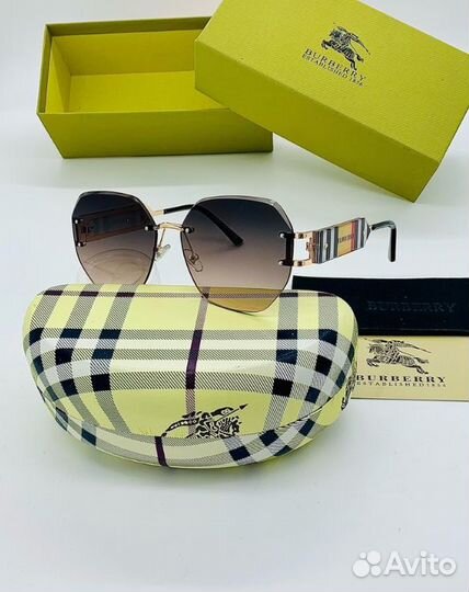 Солнцезащитные очки Burberry женские солнечные