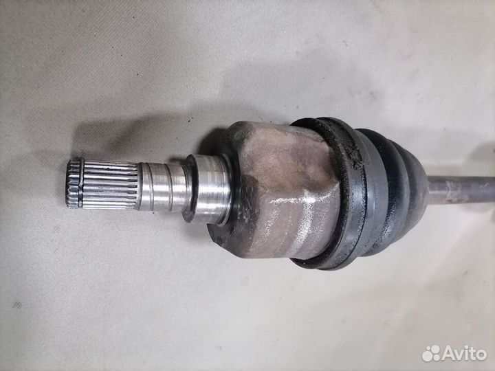 Привод передний правый Nissan Almera N15 cd20 1997