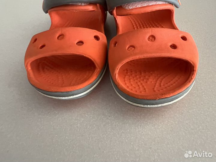 Сандали crocs