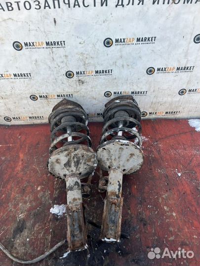 Стойка передняя пара Mazda Bongo Friendee 1999