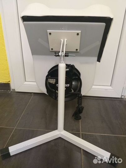 Пылесос для педикюра с подставкой