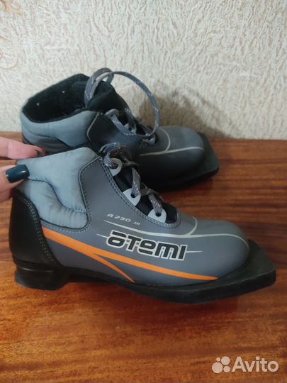 Лыжные ботинки