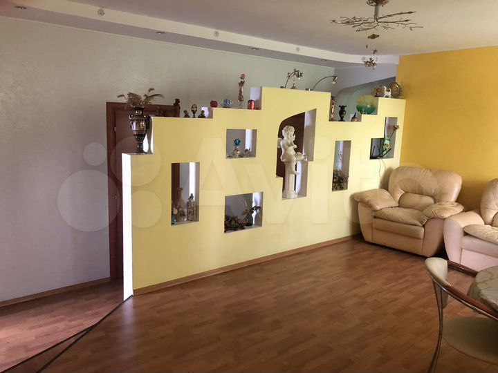 4-к. квартира, 130 м², 3/3 эт.