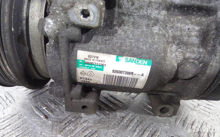 Компрессор системы кондиционирования Renault Duste