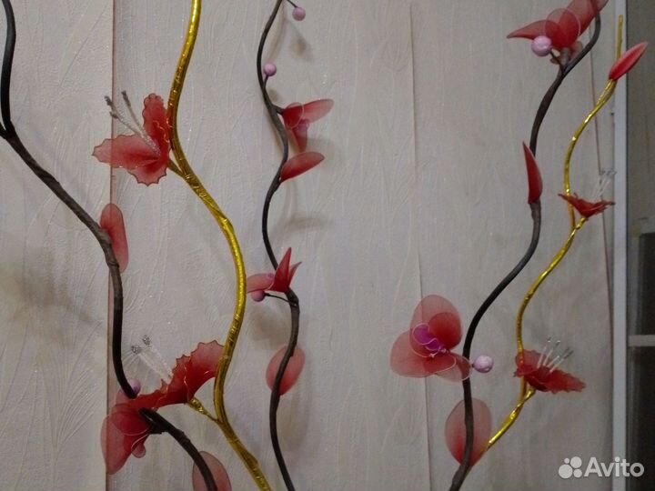 Ваза напольная с веточками