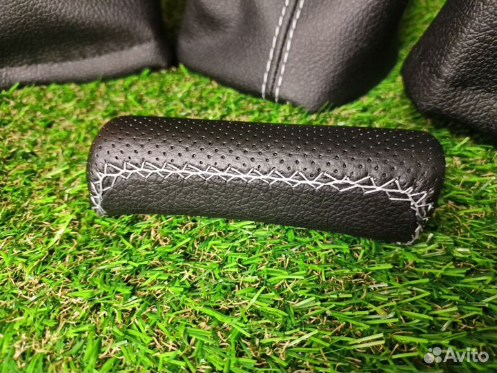 Ручки кпп и раздатки Нива 4х4 белая хром