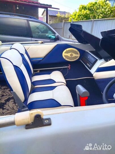 Катер bayliner с мотором прицепом и тентом