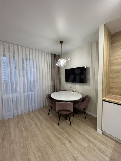 4-к. квартира, 87 м², 3/25 эт.