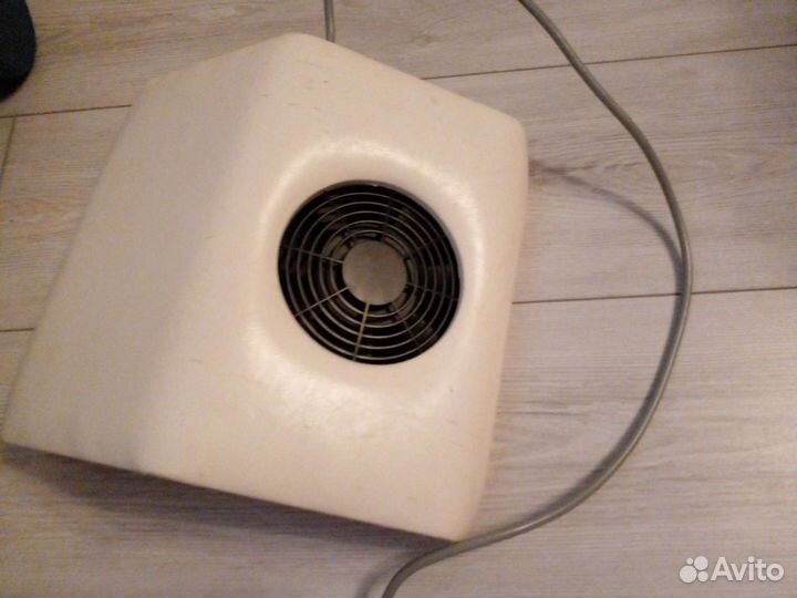 Пылесос (вытяжка) для маникюра