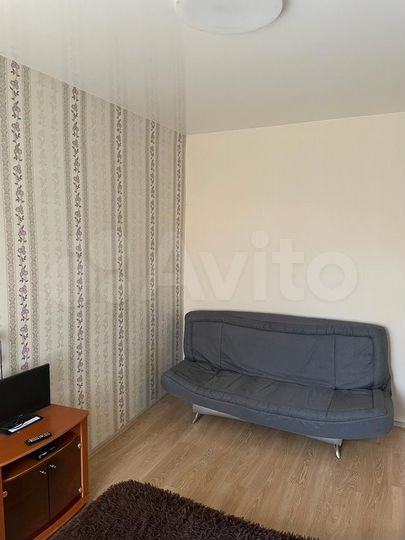 2-к. квартира, 50 м², 3/3 эт.