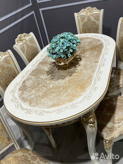 Кухонный стол и стулья комплект