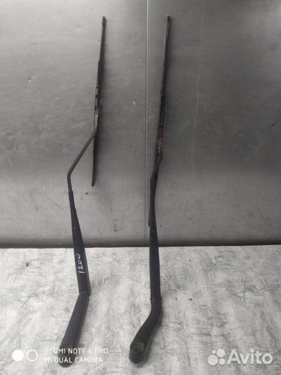 Поводок стеклоочистителя передний(комплект)