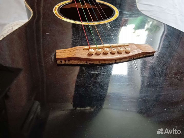 Акустическая гитара