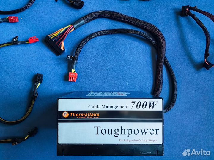 Блок питания Thermaltake Toughpower модульны 700w