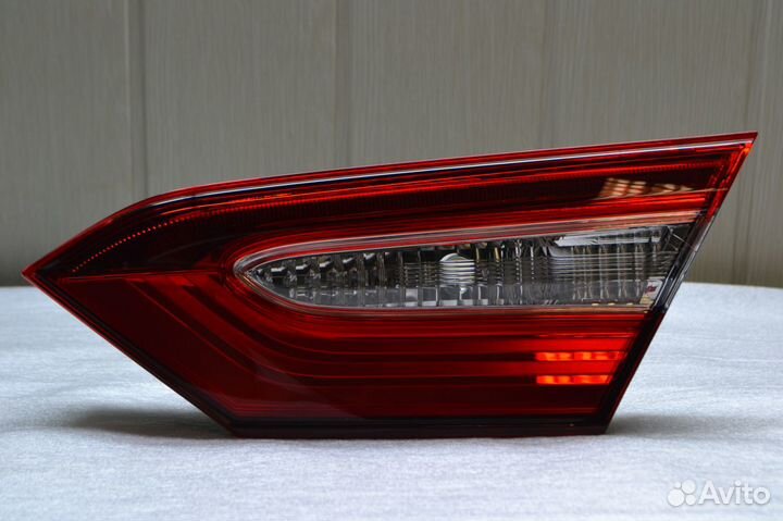 Фонарь правый Toyota Camry 70 2018-н.в