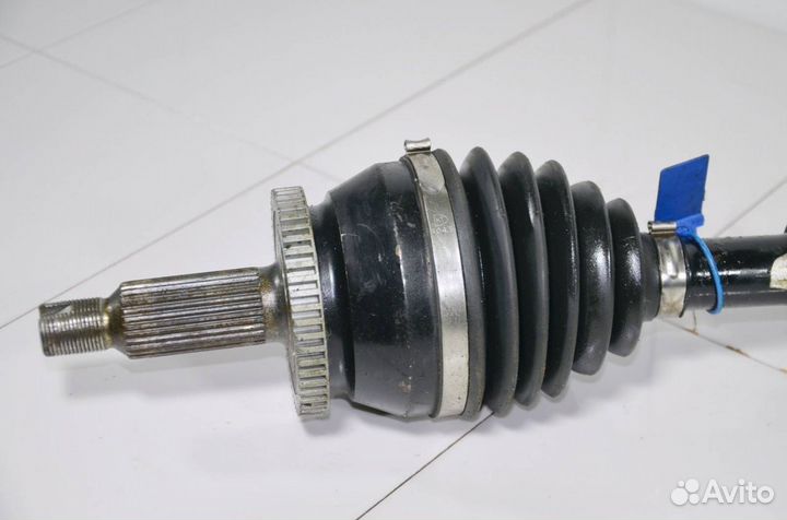 Приводной вал передний левый Hyundai Santa Fe DM