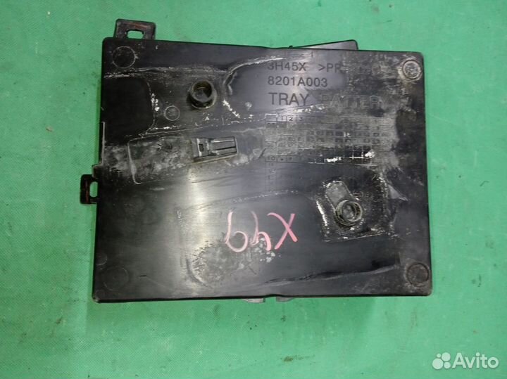 Mitsubishi Outlander III крепление акб (подставка)