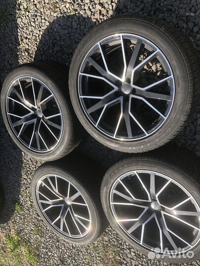 Ауди Q8 R22 оригинальный комплект