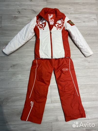 Горнолыжная куртка женская