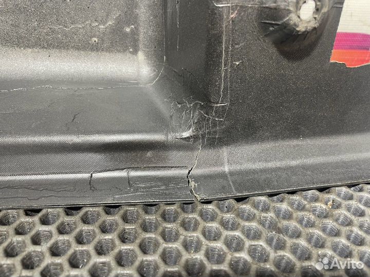 9736940633 Накладка салона задняя